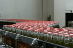 Getränkeproduktion und Flaschenreinigung mit Schnelldampferzeuger