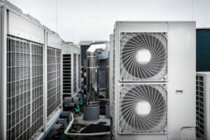 Klimatechnik auf einem Dach